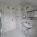Zur Alleenstrasse Losentitz - Mit Garten Und Carport
