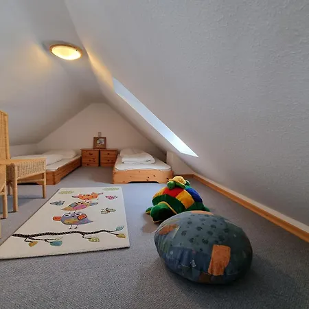 Zur Alleenstrasse Losentitz - Mit Garten Und Carport